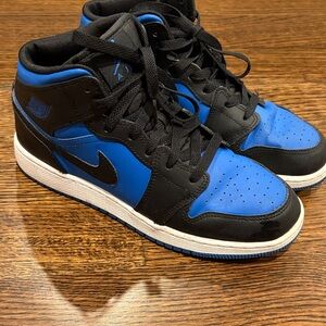 Air Jordan 1 Mid. Nike. 7Y. Black/ Royal Blue